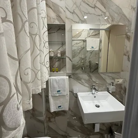Il Delfino House * チェファル