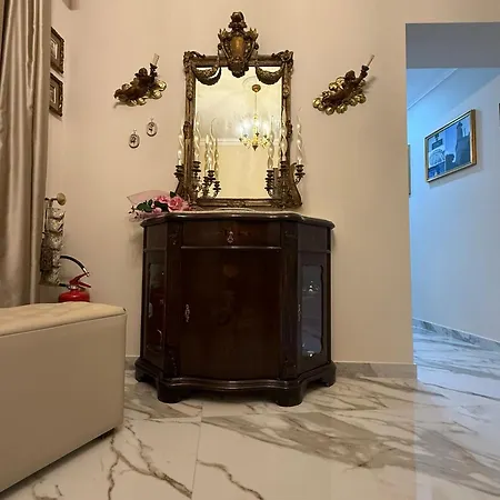 Il Delfino House アパート チェファル
